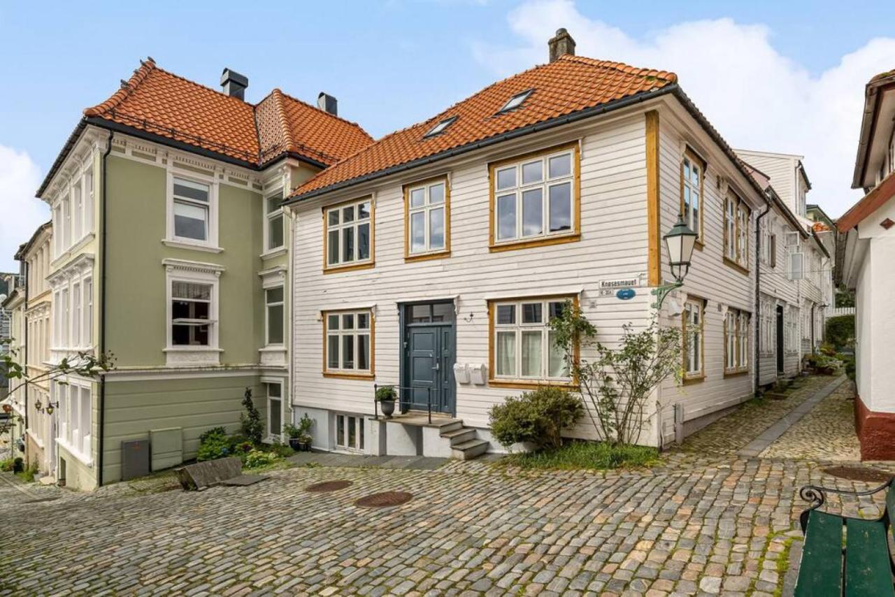 Dinbnb Apartments I Historical Two-Floor Apartment With Rooftop Panorama I 1645 Heritage Bergen Exteriér fotografie