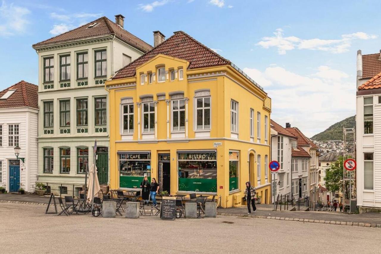 Dinbnb Apartments I Historical Two-Floor Apartment With Rooftop Panorama I 1645 Heritage Bergen Exteriér fotografie