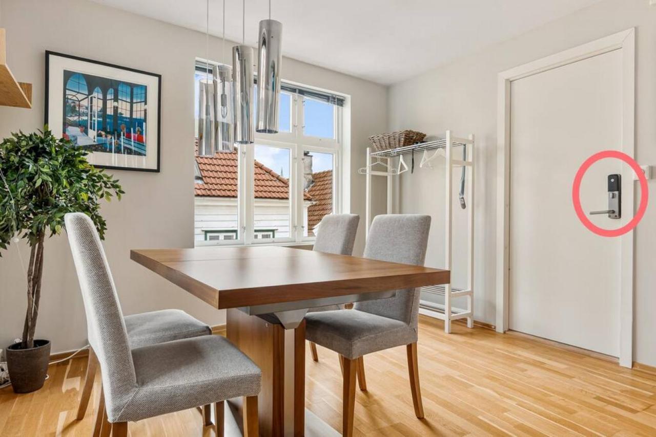 Dinbnb Apartments I Historical Two-Floor Apartment With Rooftop Panorama I 1645 Heritage Bergen Exteriér fotografie